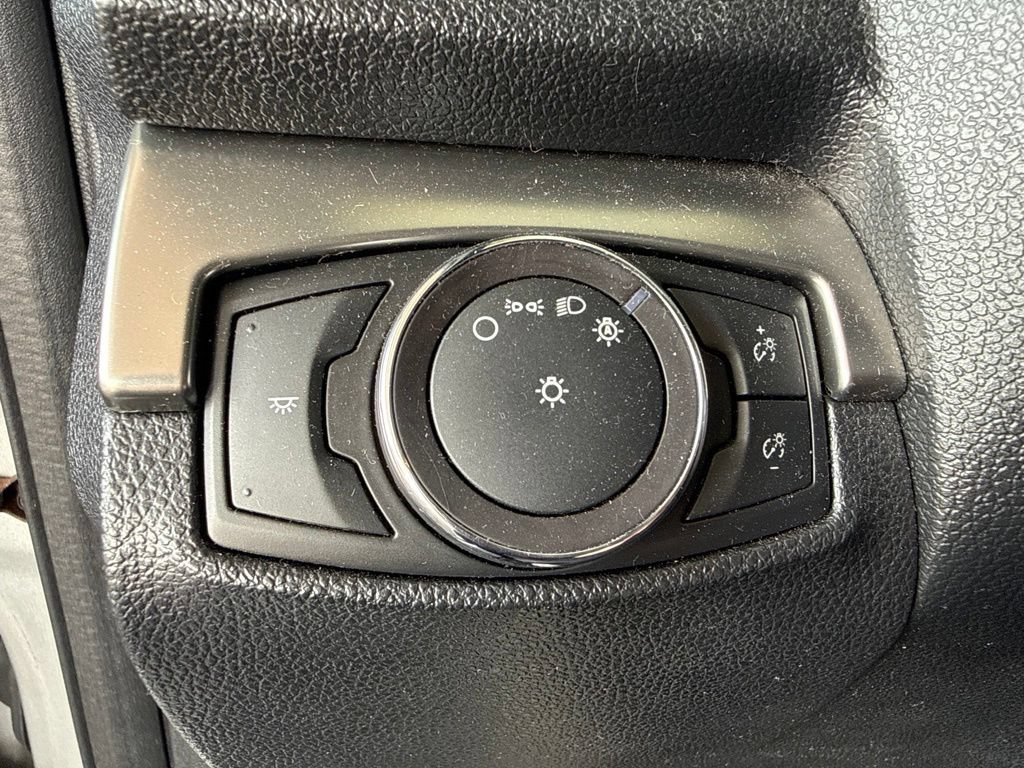 Used 2018 Ford Explorer XLT AWD/4WD image 16