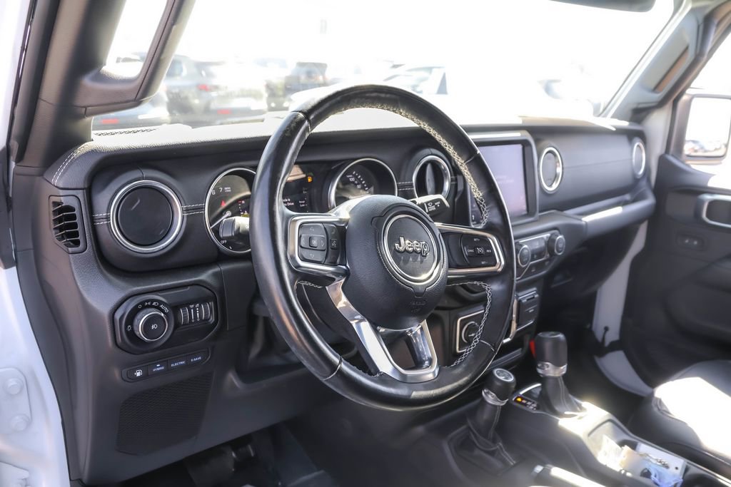 Used 2022 Jeep Wrangler Unlimited Sahara w/ Cold Weather Group AWD/4WD image 16