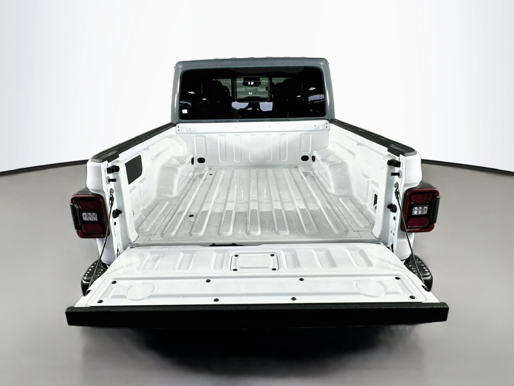 New 2026 Jeep Gladiator Rubicon w/ Rockslide Package AWD/4WD image 16