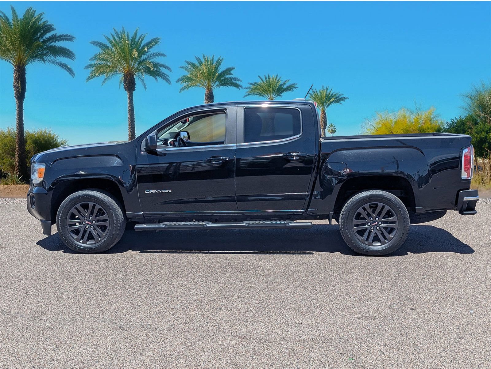 Used 2019 GMC Canyon SLE w/ Driver Alert Package RWD image 2