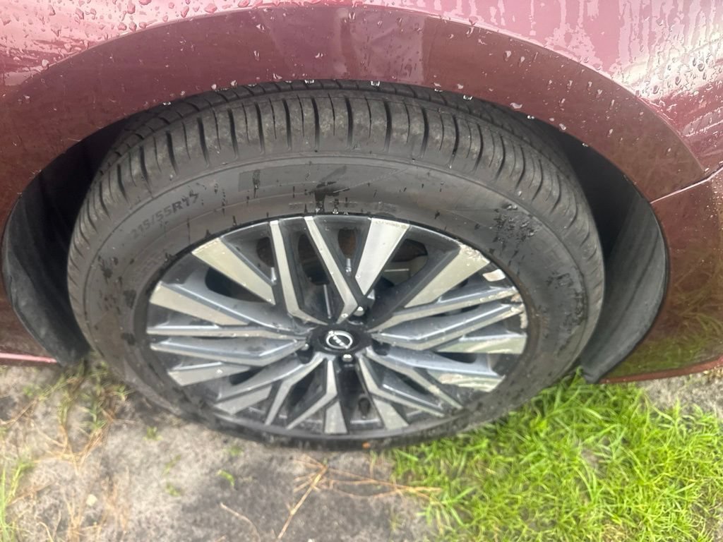 Used 2025 Nissan Altima 2.5 SV FWD image 4