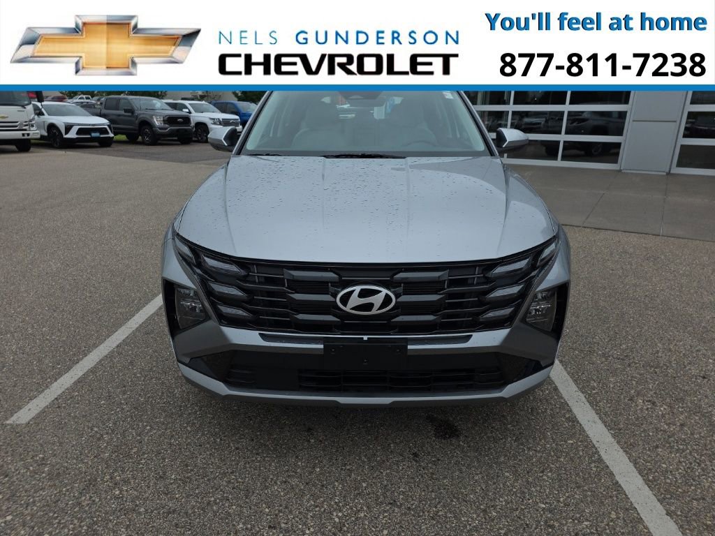 Used 2025 Hyundai Tucson SE image 2