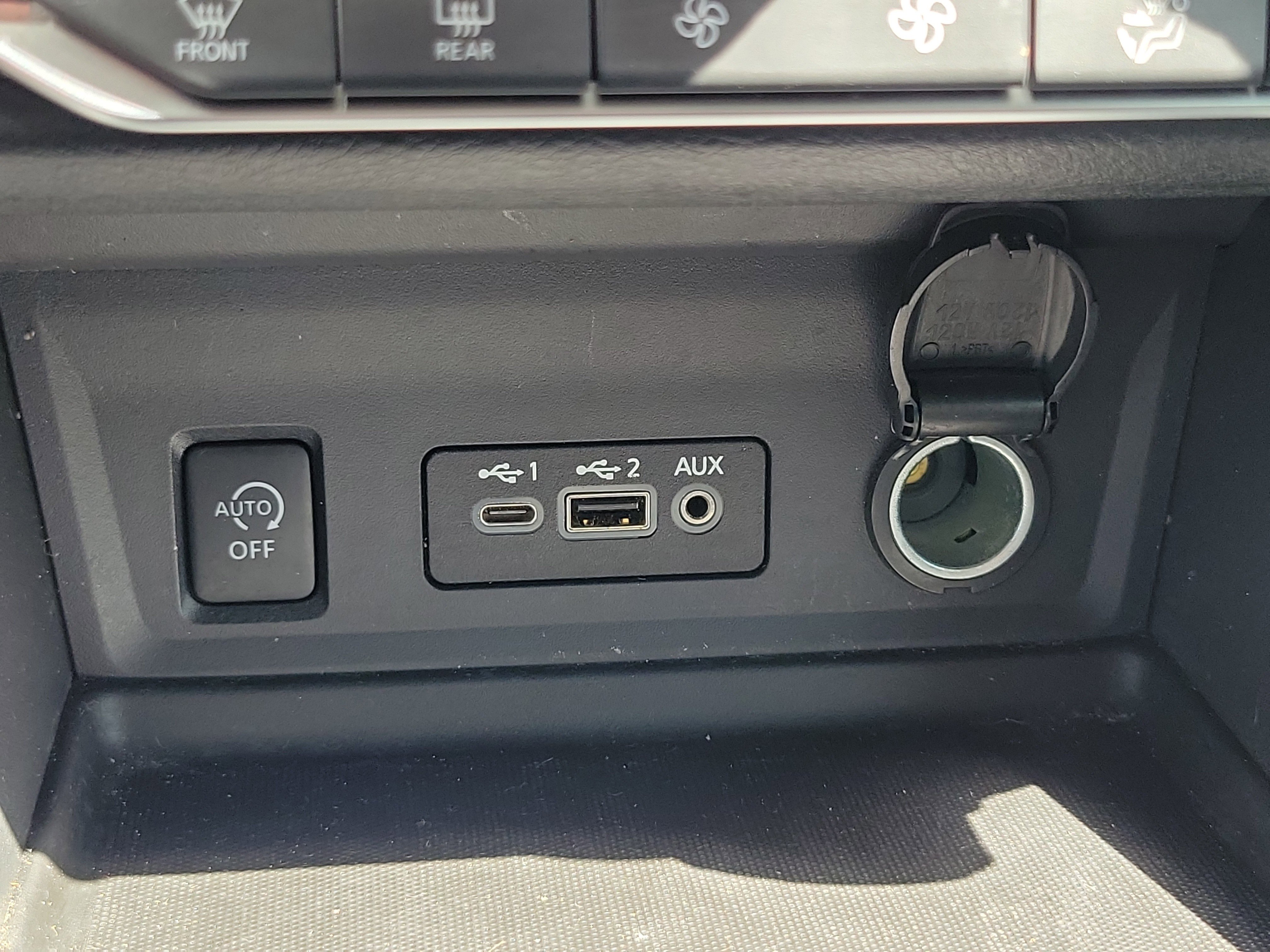 Used 2024 Nissan Sentra SR w/ SR Premium Package FWD image 24