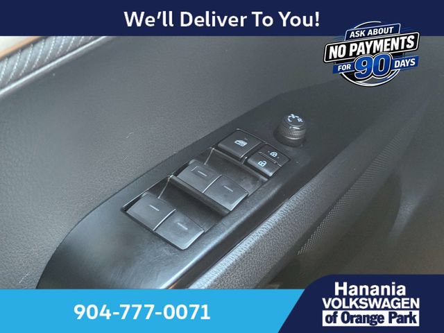 Used 2025 Toyota Camry SE w/ Convenience Package FWD image 22
