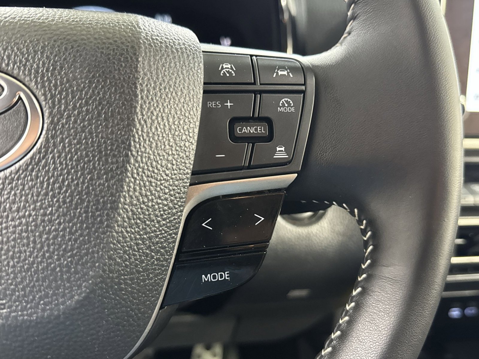 Used 2025 Toyota Camry SE FWD image 44