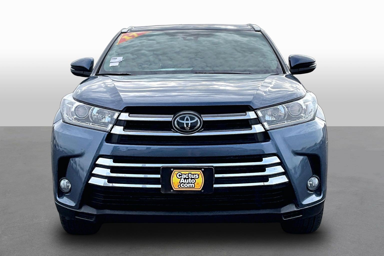 Used 2017 Toyota Highlander Limited w/ Carpet Mat Package FWD image 3