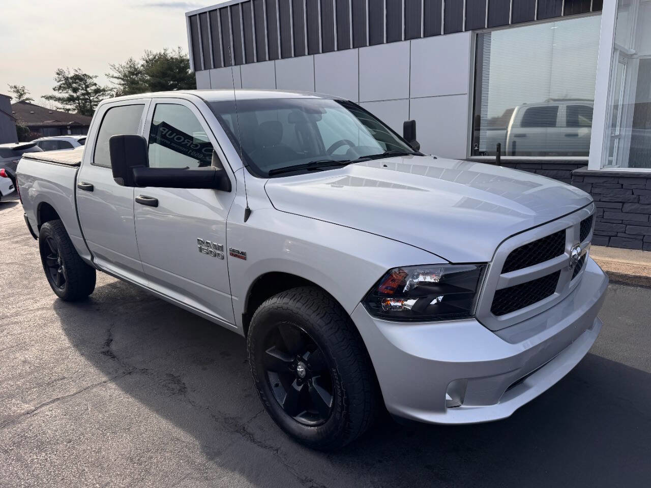 Used 2014 RAM 1500 Express image 10