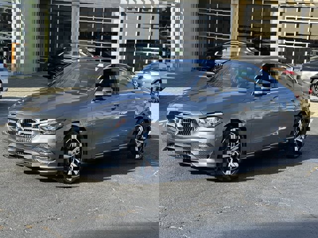 Used 2025 Mercedes-Benz C 300 4MATIC Sedan image 4