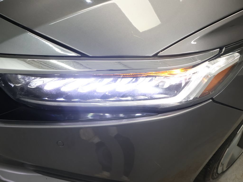 Used 2018 Honda Accord Touring image 29