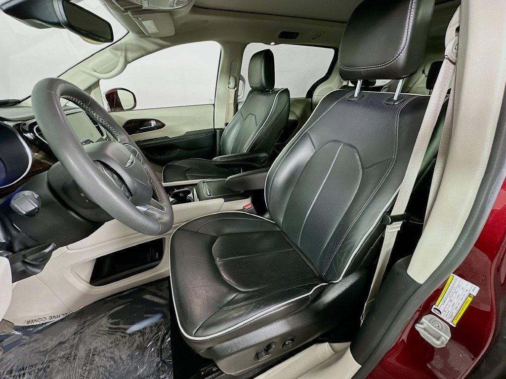 Used 2022 Chrysler Pacifica Limited FWD image 29
