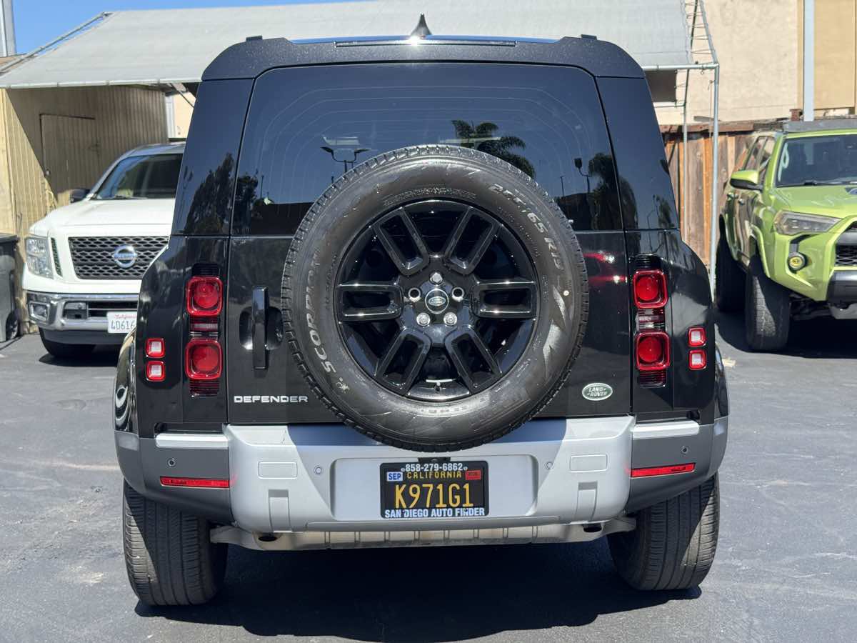 Used 2023 Land Rover Defender 110 AWD/4WD image 10