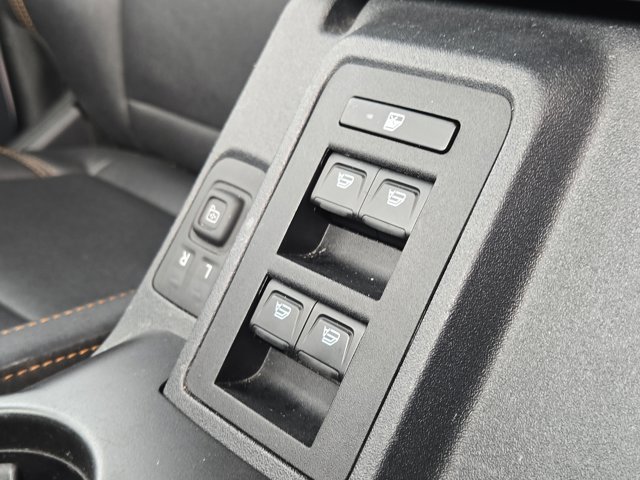 Used 2023 Ford Bronco Badlands image 32