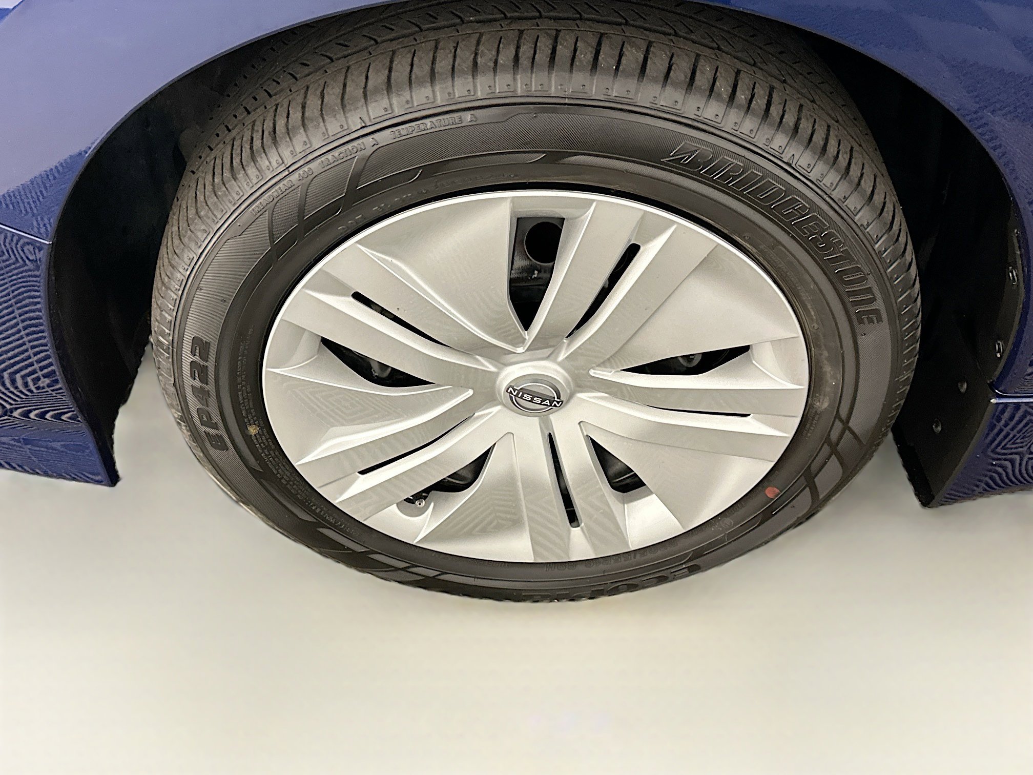 Used 2025 Nissan Leaf S image 11