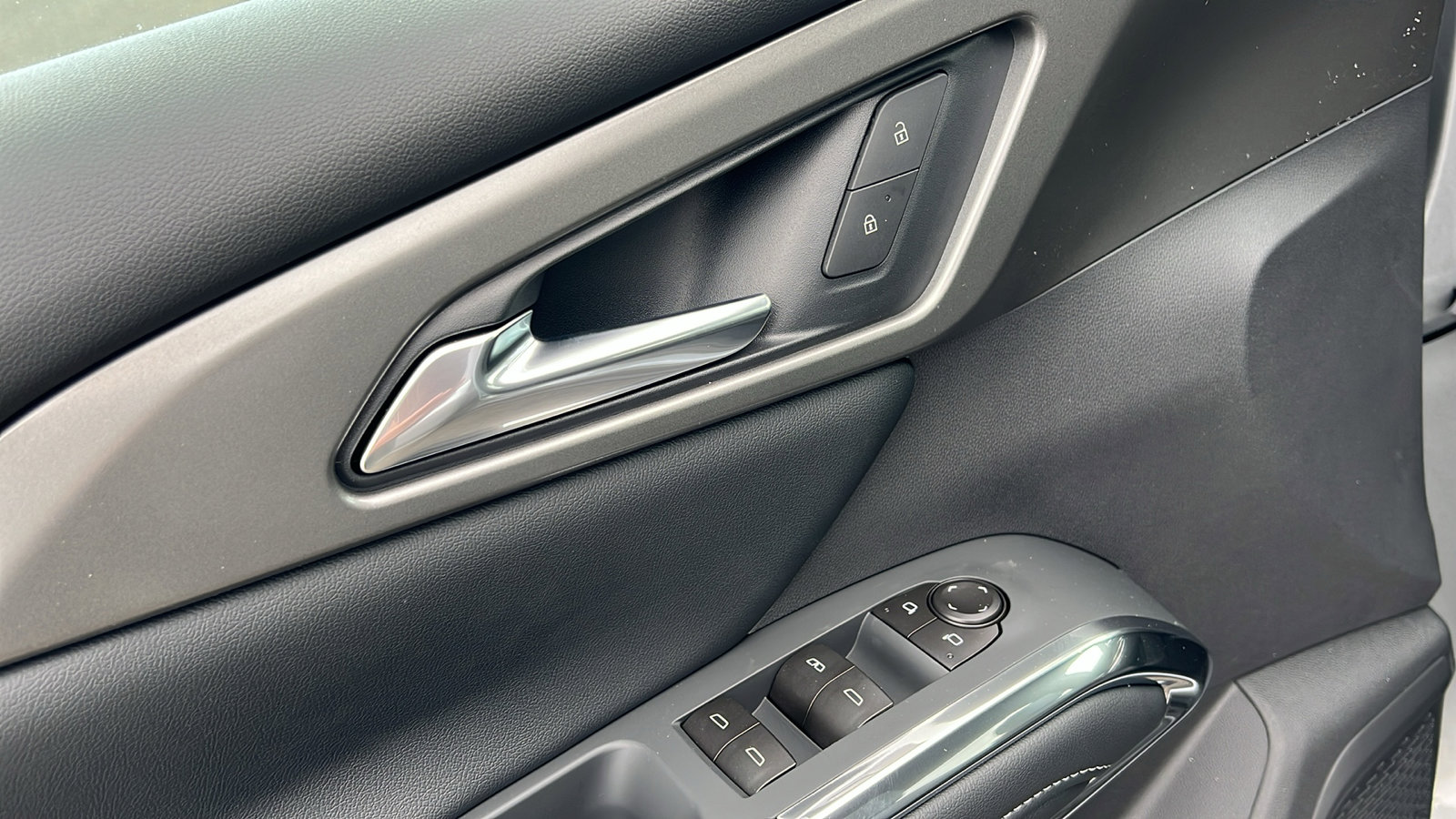 New 2026 Chevrolet Traverse LT w/ Driver Confidence Package image 16