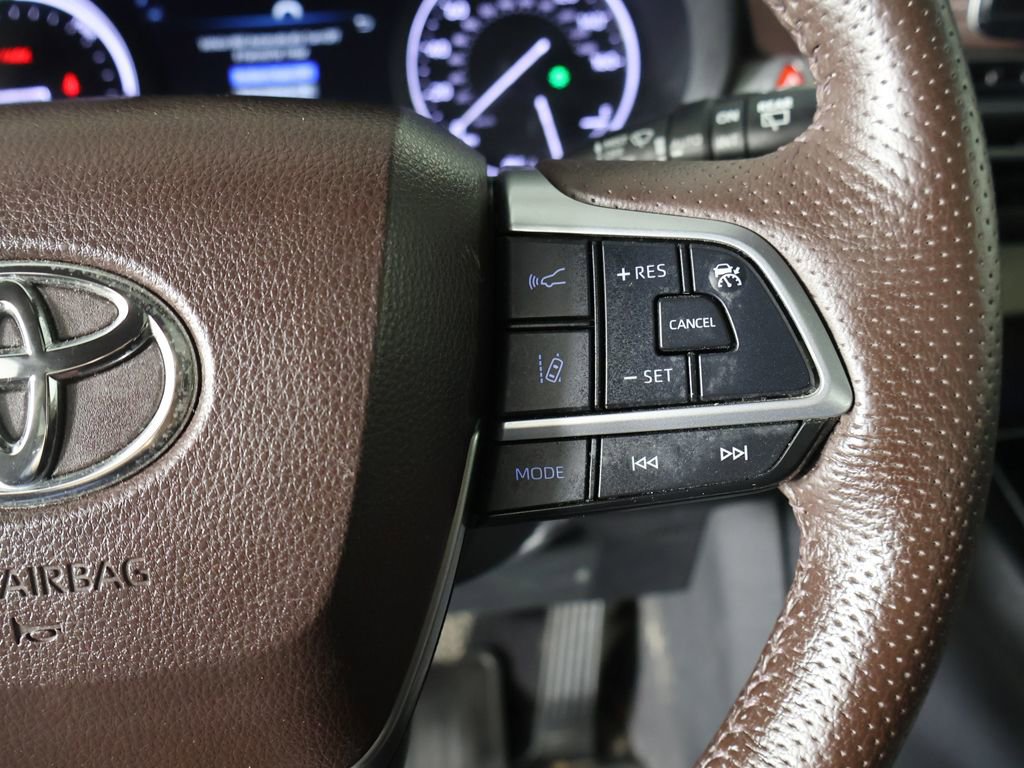 Used 2023 Toyota Sienna Platinum image 42