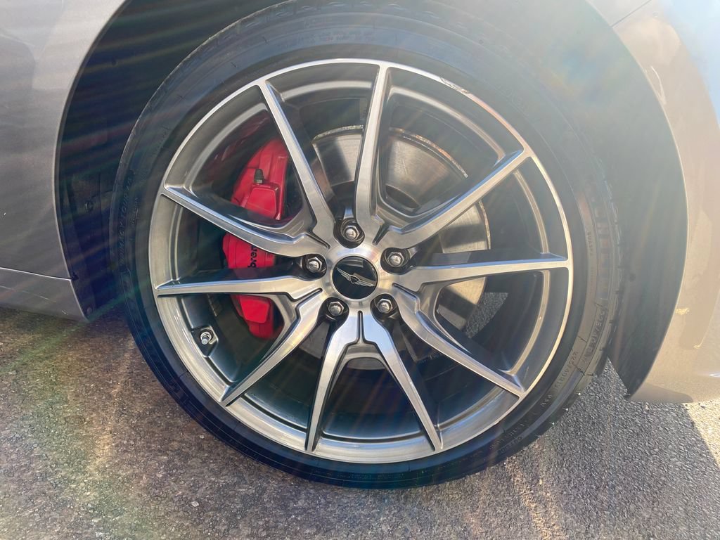 Certified 2025 Genesis G70 2.5T RWD image 28