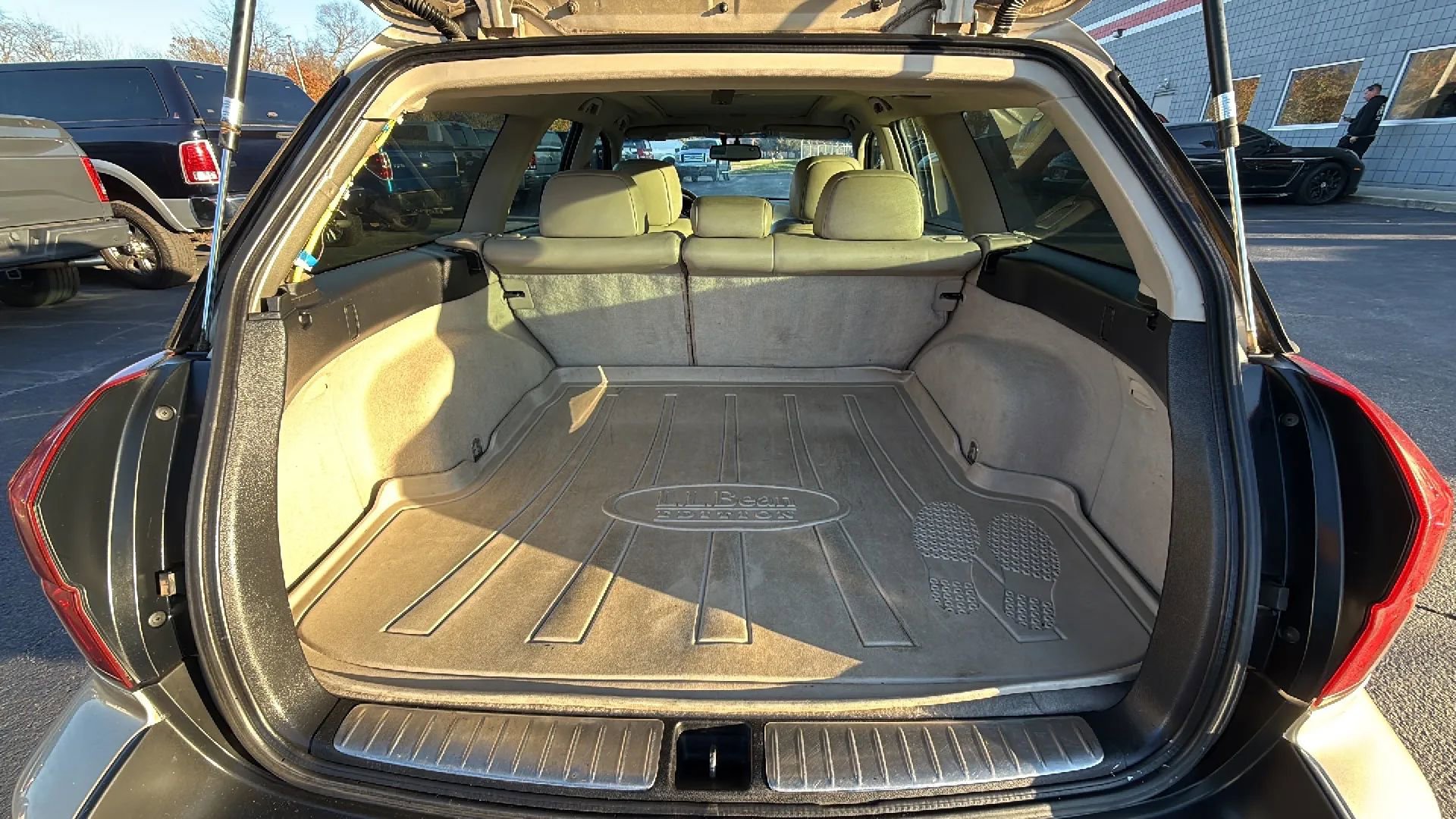 Used 2008 Subaru Outback 3.0R L.L. Bean AWD/4WD image 14