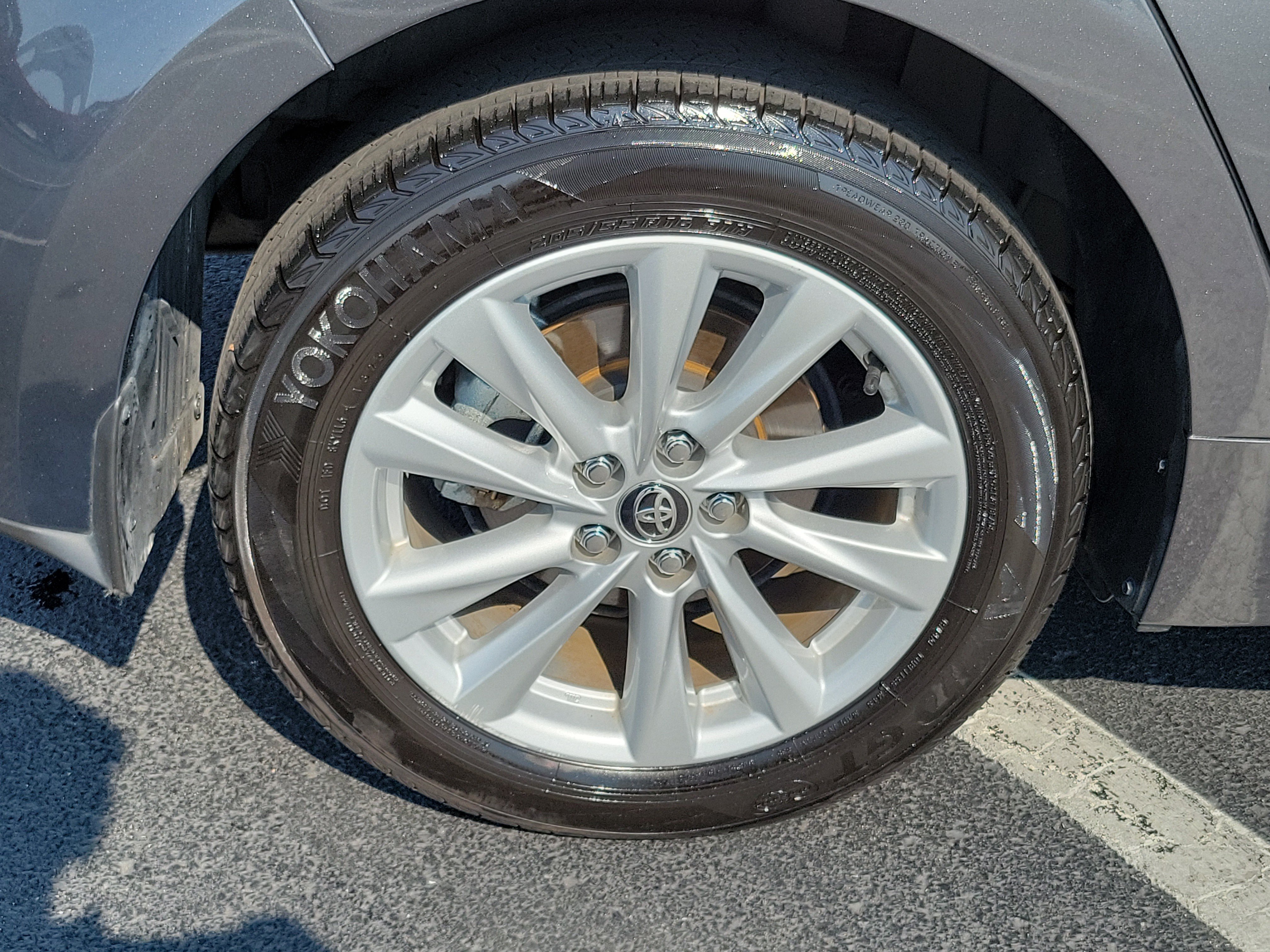Certified 2025 Toyota Corolla SE w/ SE Package FWD image 6