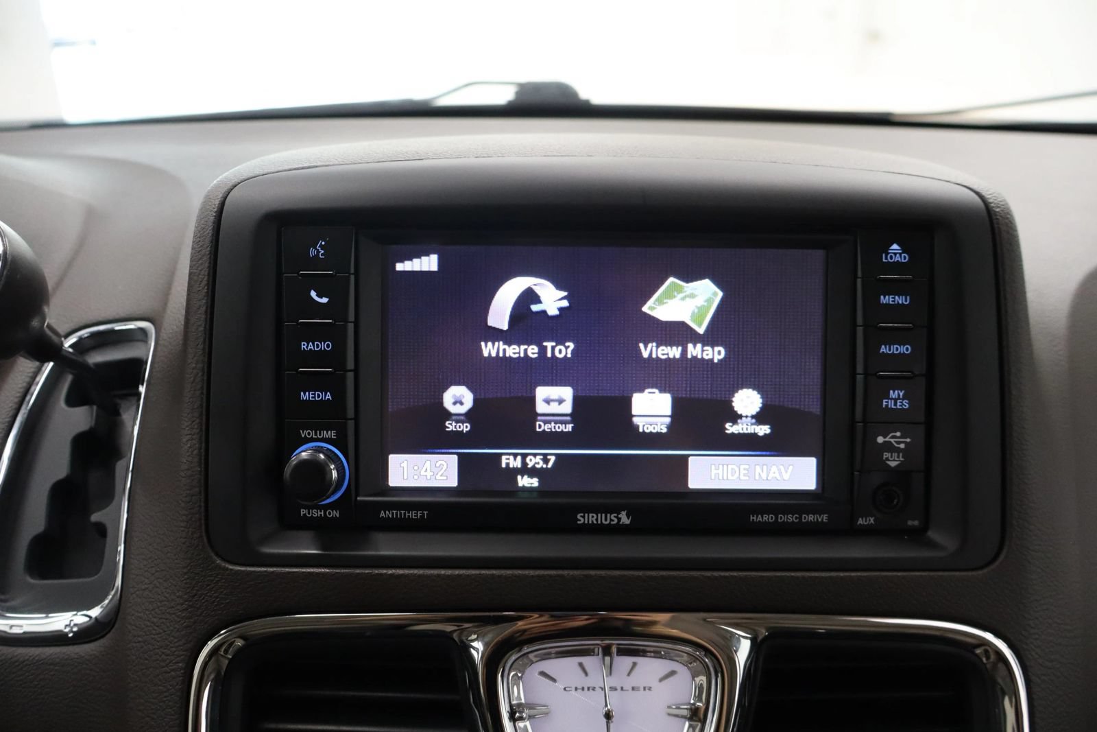Used 2014 Chrysler Town & Country Touring-L w/ Driver Convenience Group FWD image 30