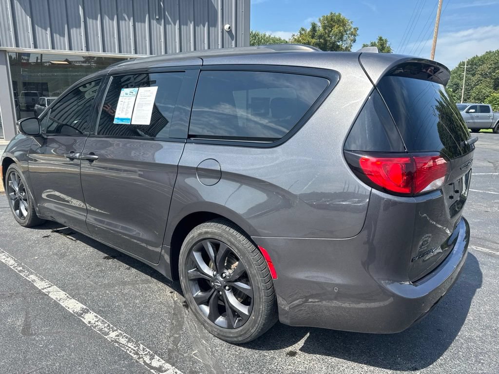 Used 2019 Chrysler Pacifica Touring-L Plus w/ Advanced Safetytec Group FWD image 6