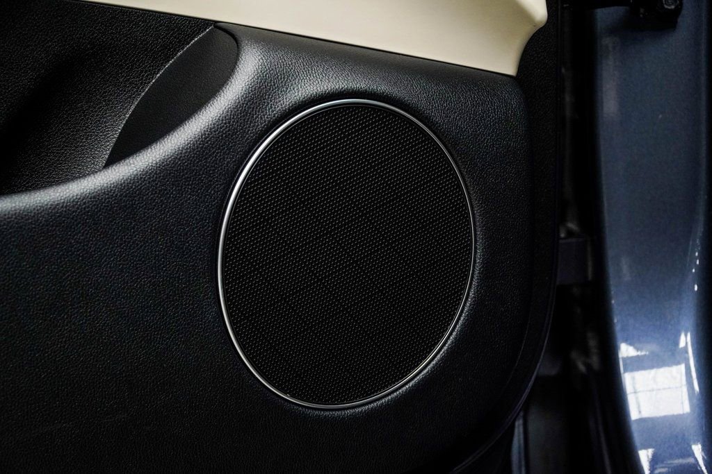 Used 2026 Genesis GV70 2.5T Select image 44