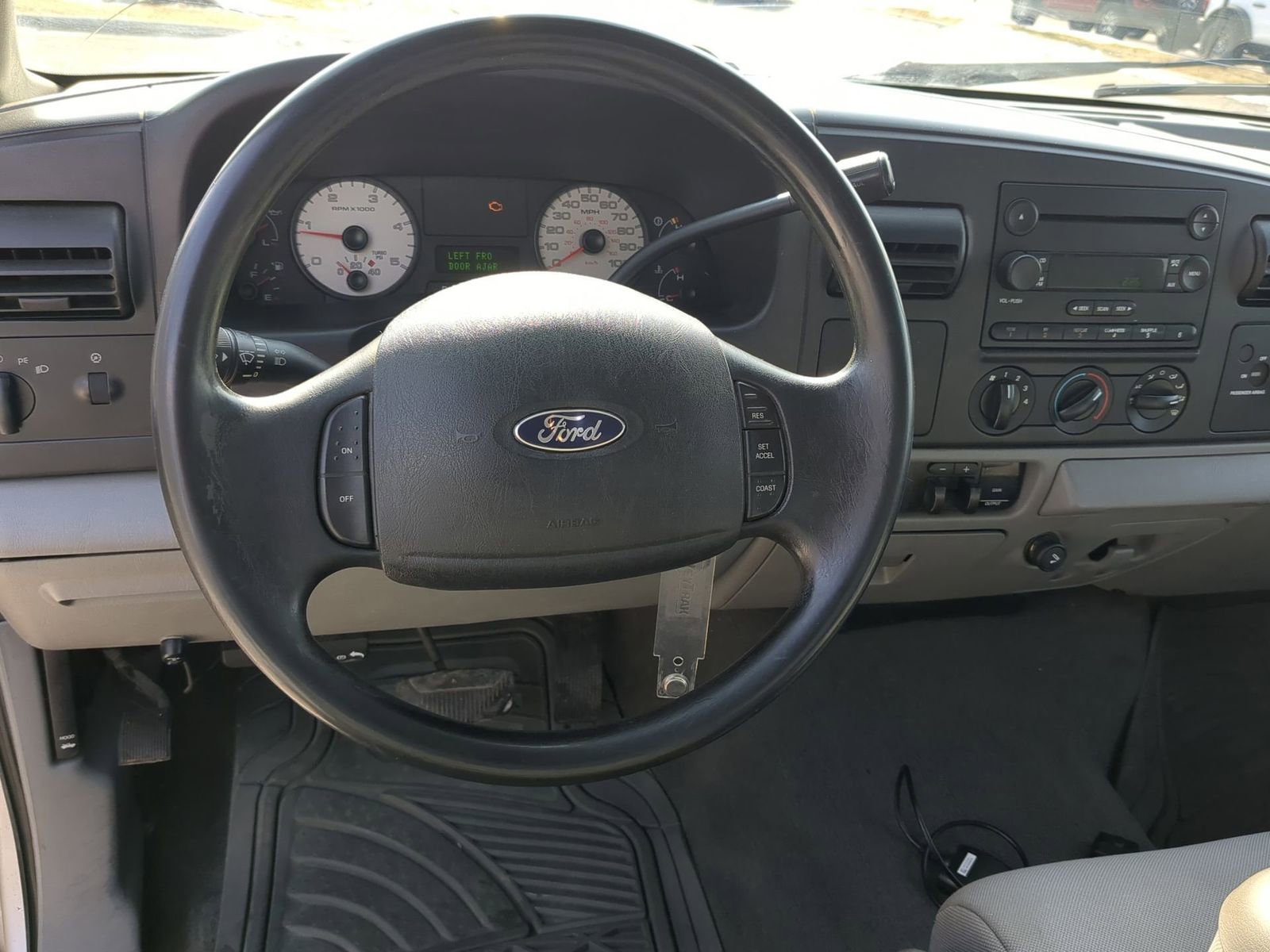 Used 2006 Ford F350 XLT image 22