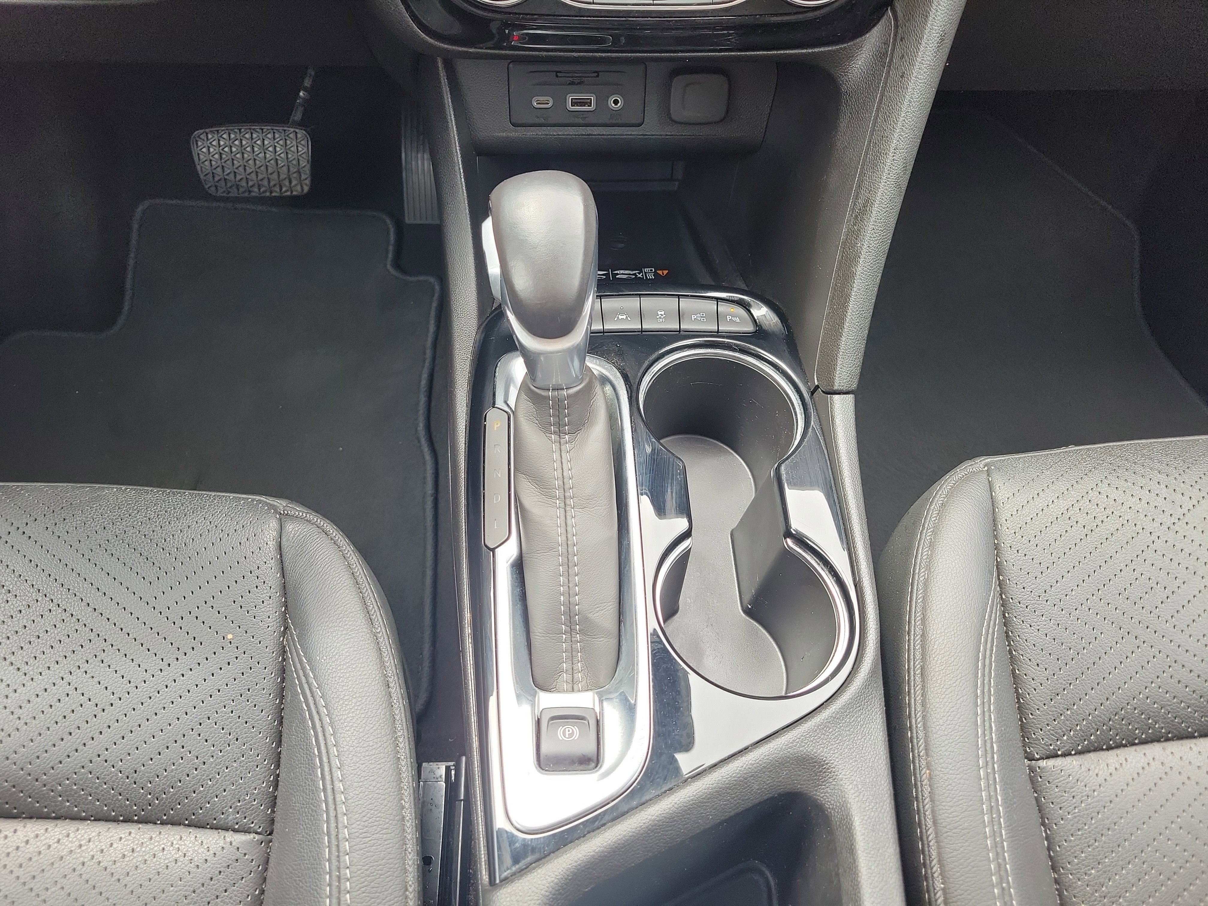 Used 2020 Buick Encore GX Essence w/ Experience Buick Package image 16