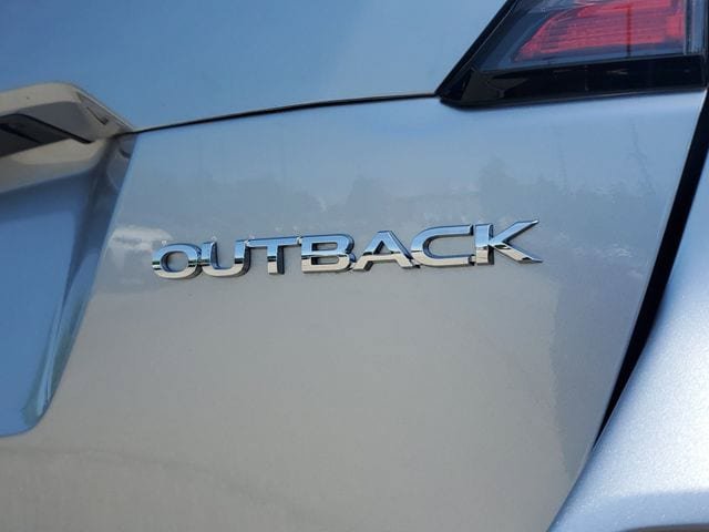 Certified 2025 Subaru Outback Limited AWD/4WD image 8