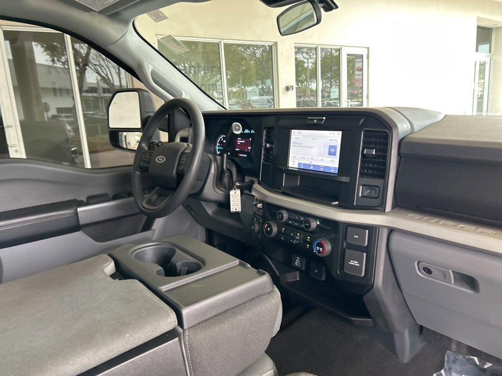 Used 2025 Ford F350 XLT image 25
