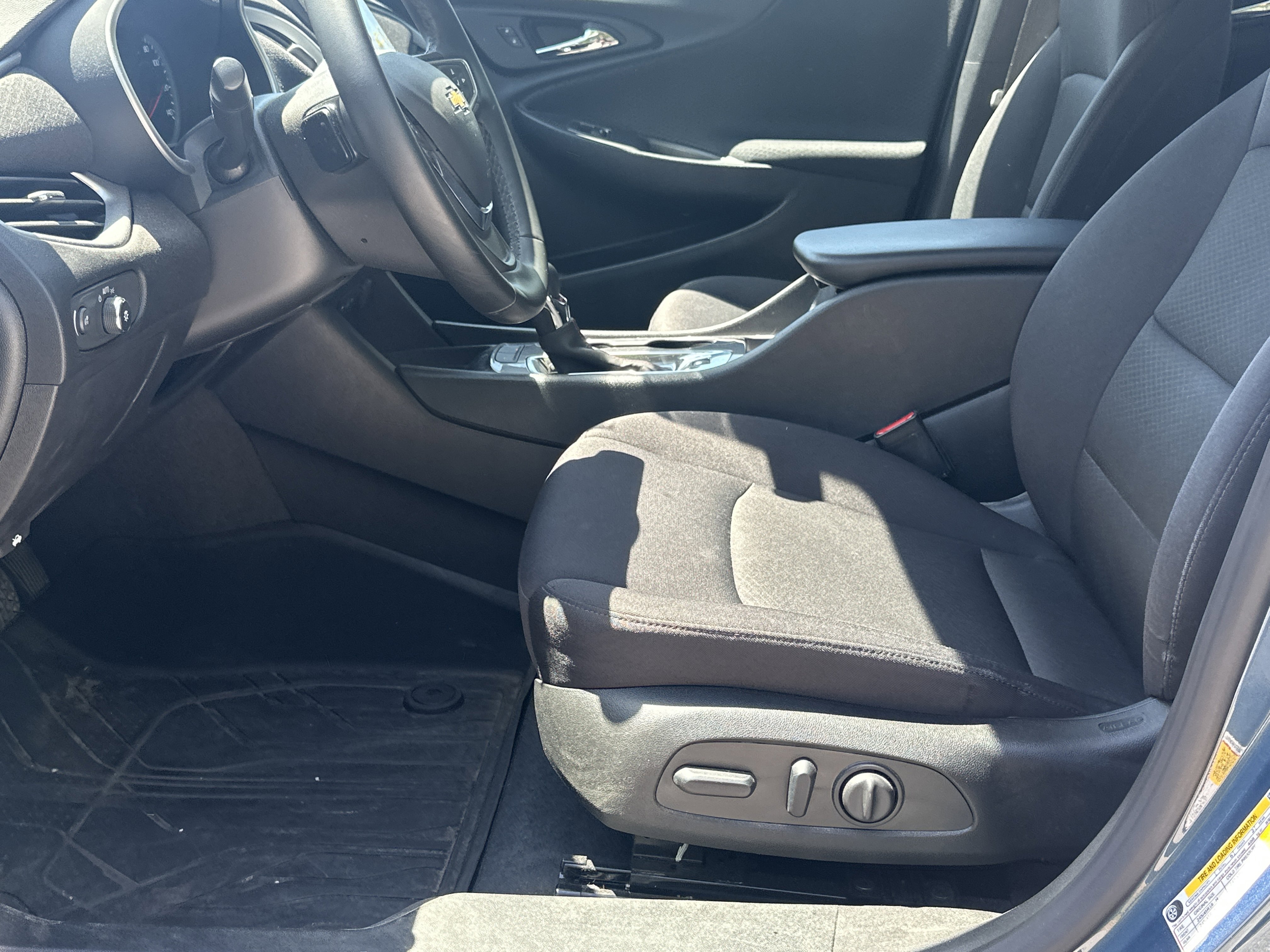 Used 2024 Chevrolet Malibu RS w/ LPO, Floor Liner Package FWD image 9