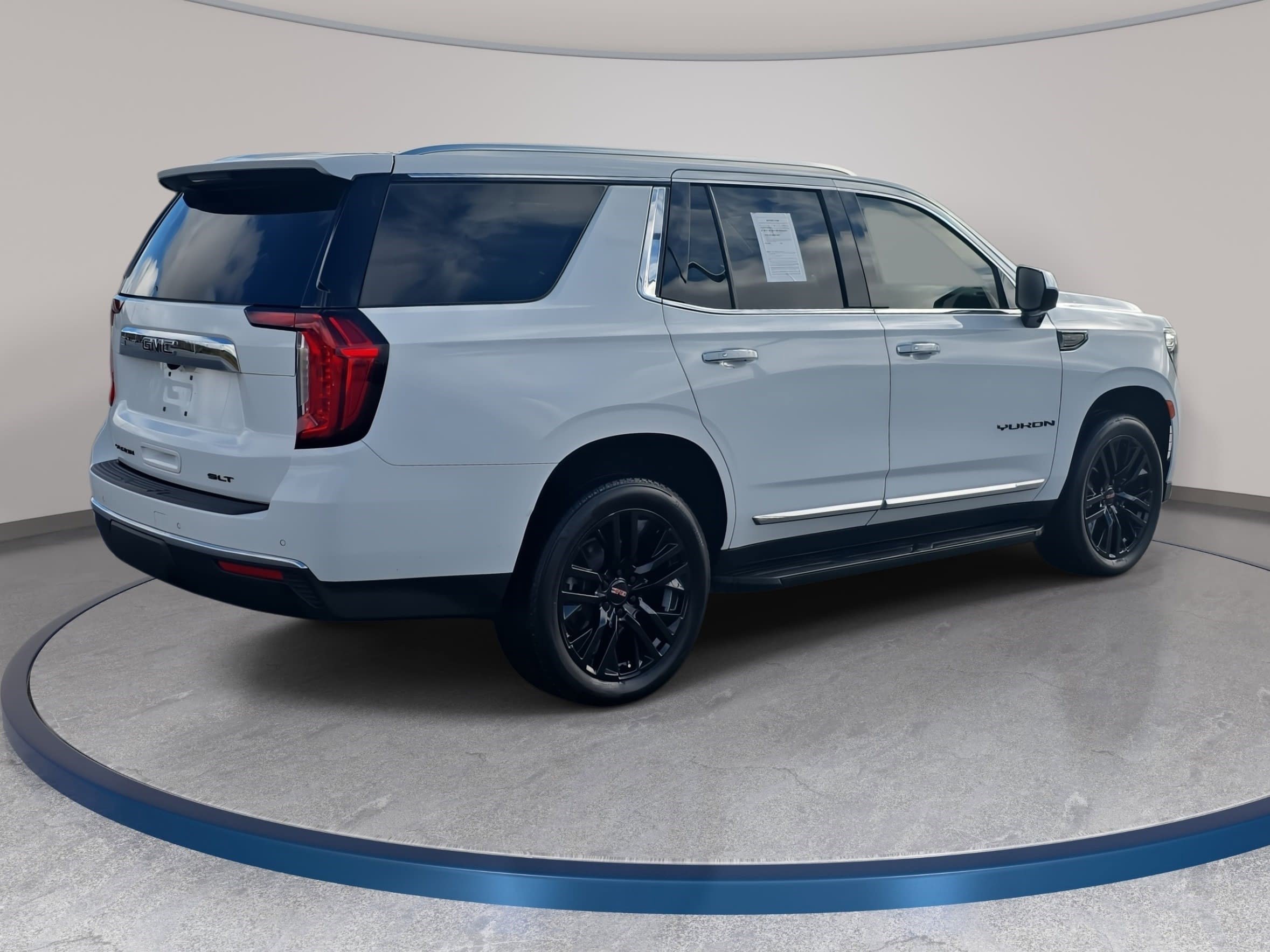 Used 2023 GMC Yukon SLT image 5