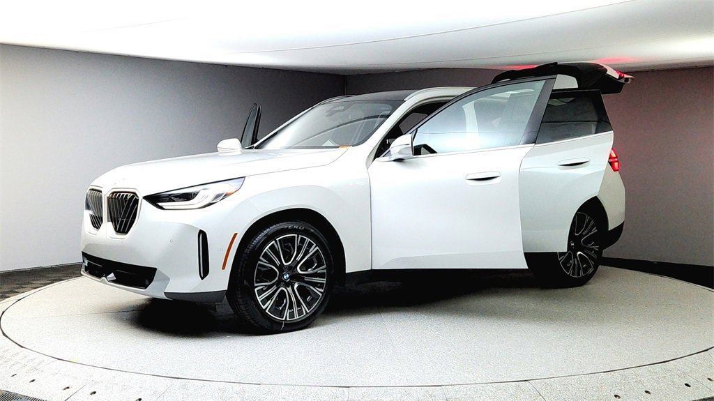 Used 2025 BMW X3 xDrive30i w/ Convenience Package image 10