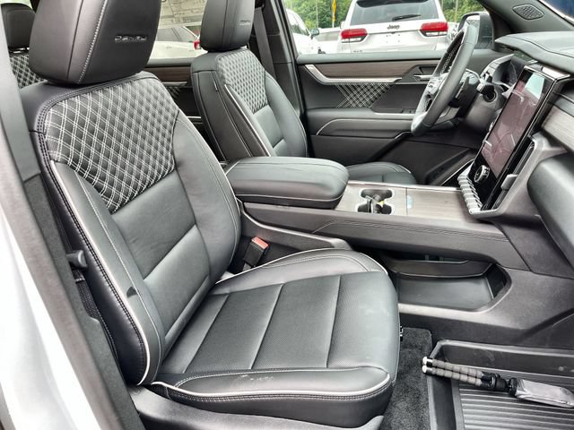 New 2027 GMC Acadia Denali w/ Denali Reserve Package AWD/4WD image 28