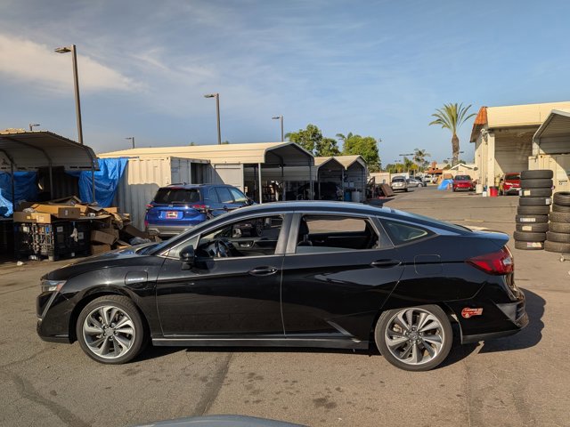 Used 2018 Honda Clarity Plug-In Hybrid image 2