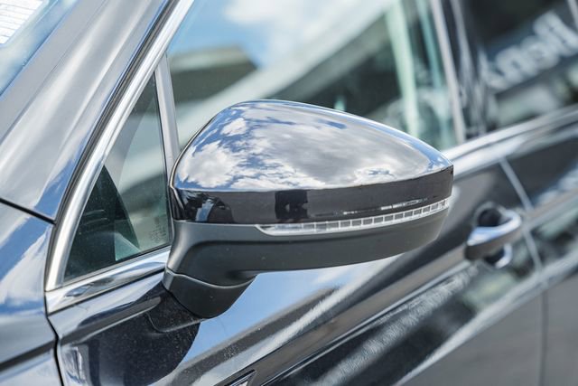 Used 2022 Volkswagen Tiguan SE FWD image 15