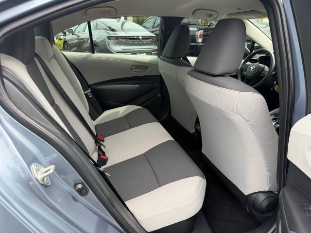 Used 2025 Toyota Corolla LE FWD image 17