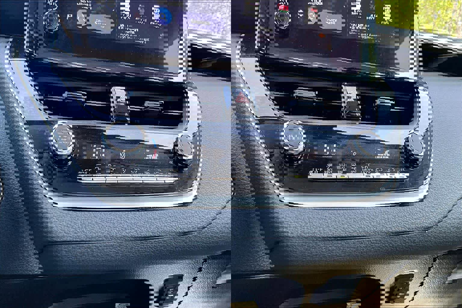 Used 2025 Toyota Corolla LE w/ LE Premium Package AWD/4WD image 34