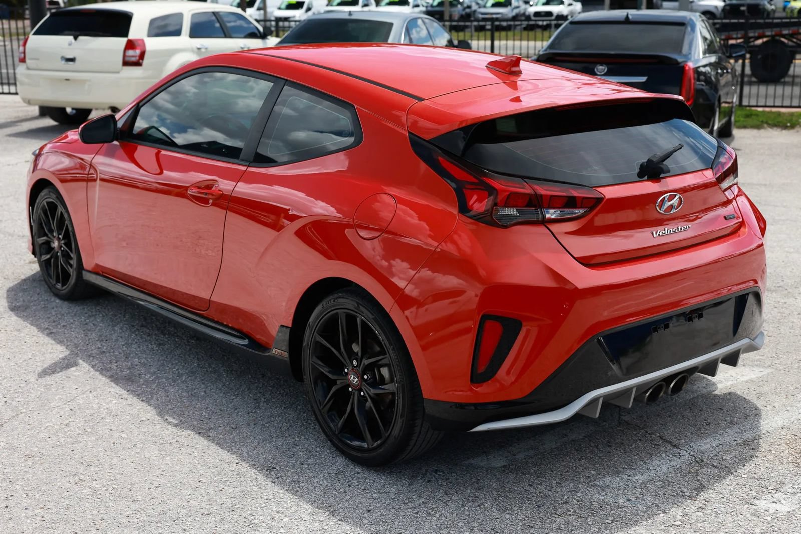 Used 2020 Hyundai Veloster Turbo R-Spec FWD image 4