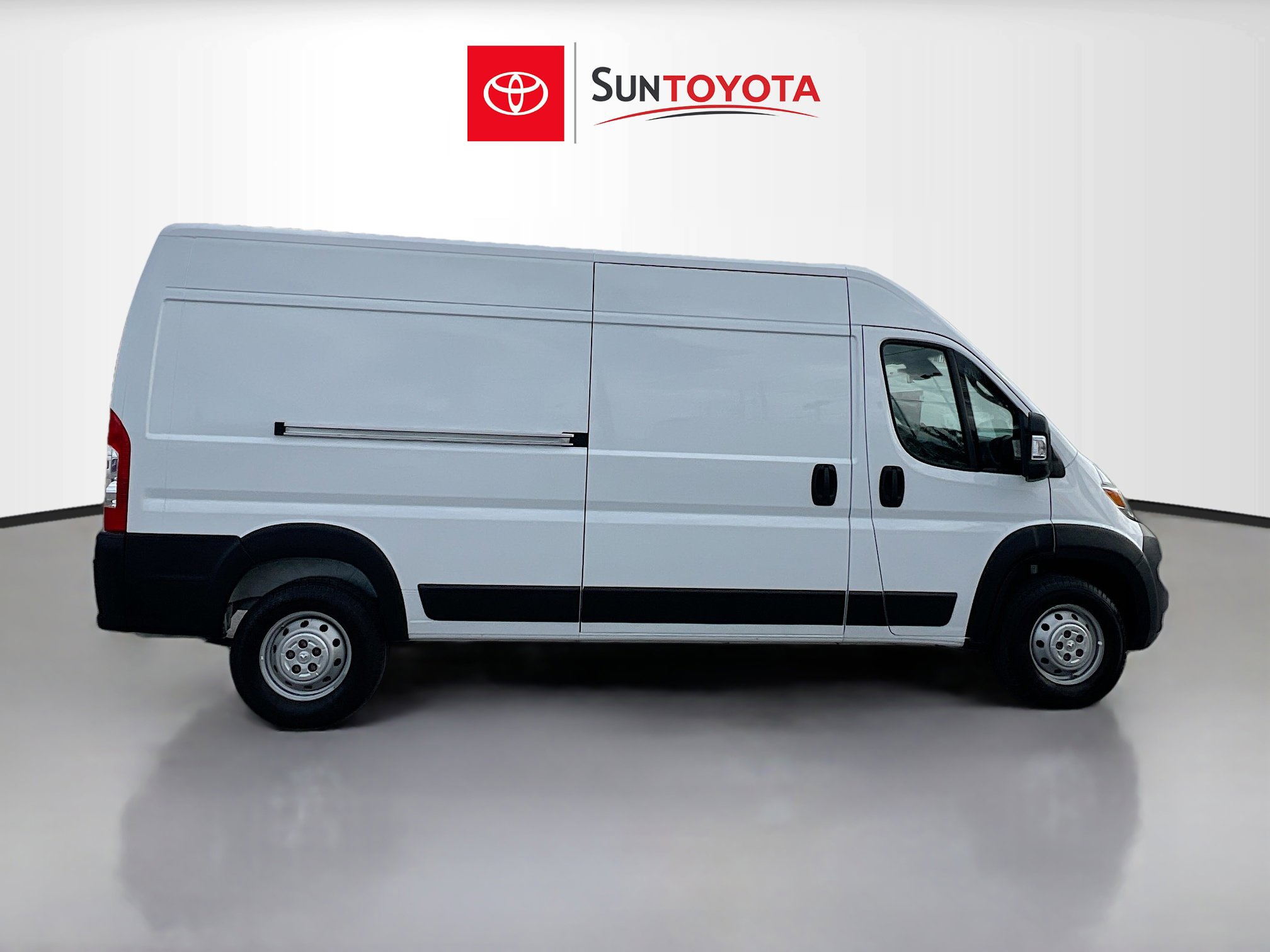 Used 2023 RAM ProMaster 2500 FWD image 2