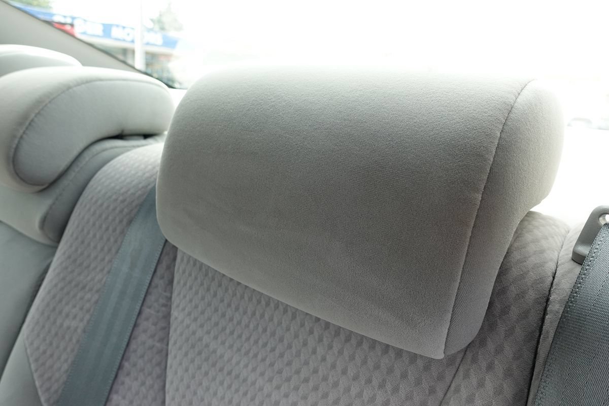 Used 2011 Toyota Camry LE FWD image 18