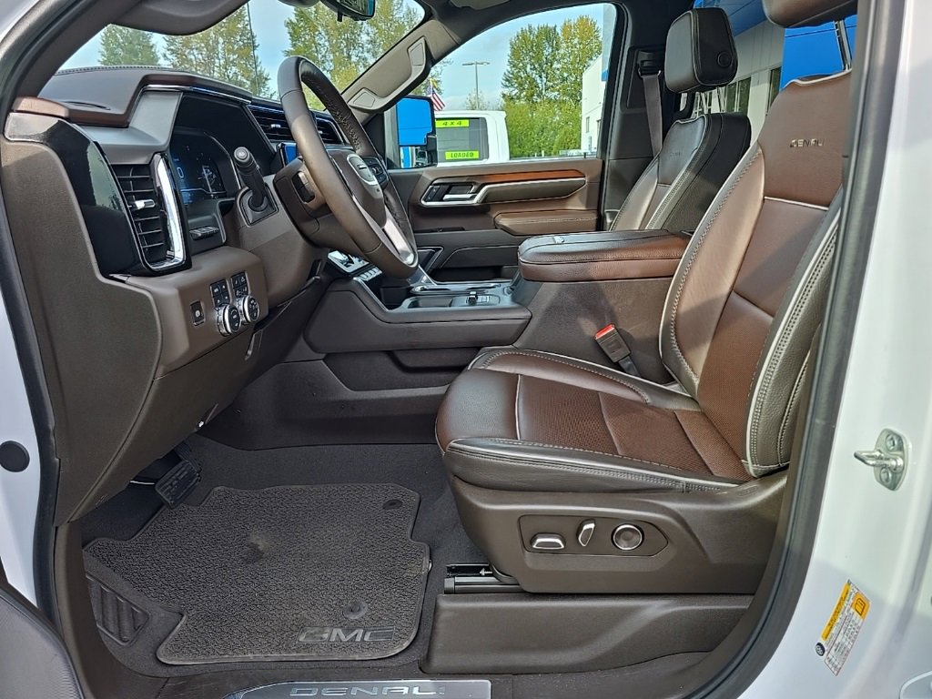 Used 2025 GMC Sierra 3500 Denali w/ Denali Reserve Package image 24