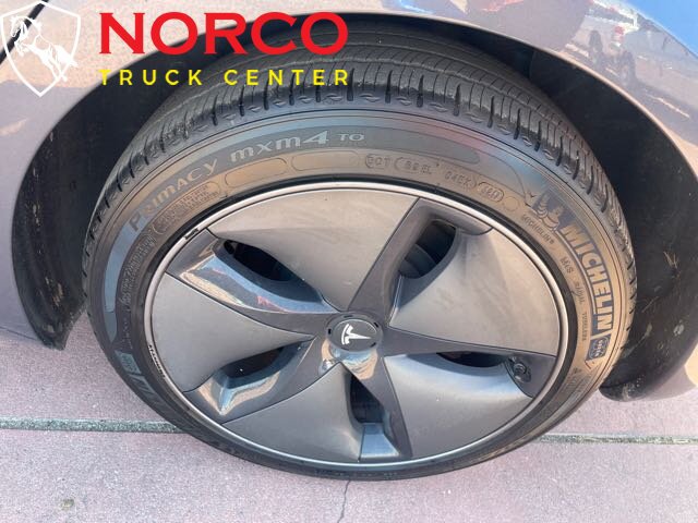 Used 2020 Tesla Model 3 Standard Range Plus RWD image 9