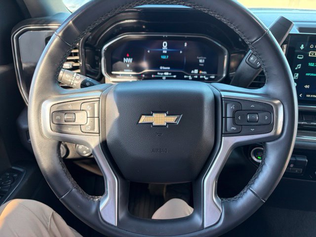 Used 2025 Chevrolet Silverado 1500 LT AWD/4WD image 11