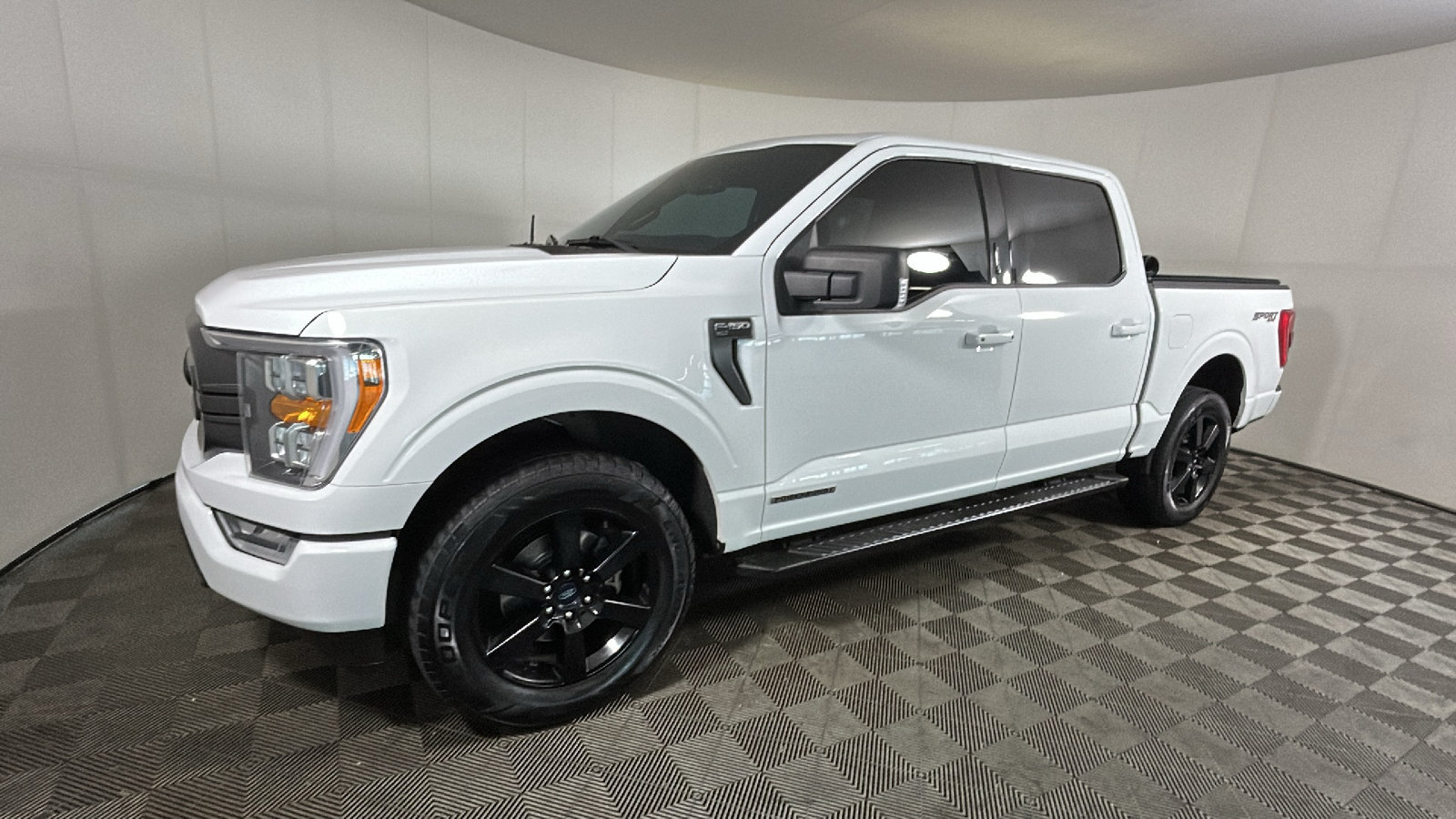 Used 2022 Ford F150 XLT w/ Equipment Group 302A High AWD/4WD image 8