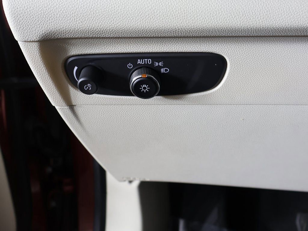 Used 2023 Buick Envision Preferred image 31