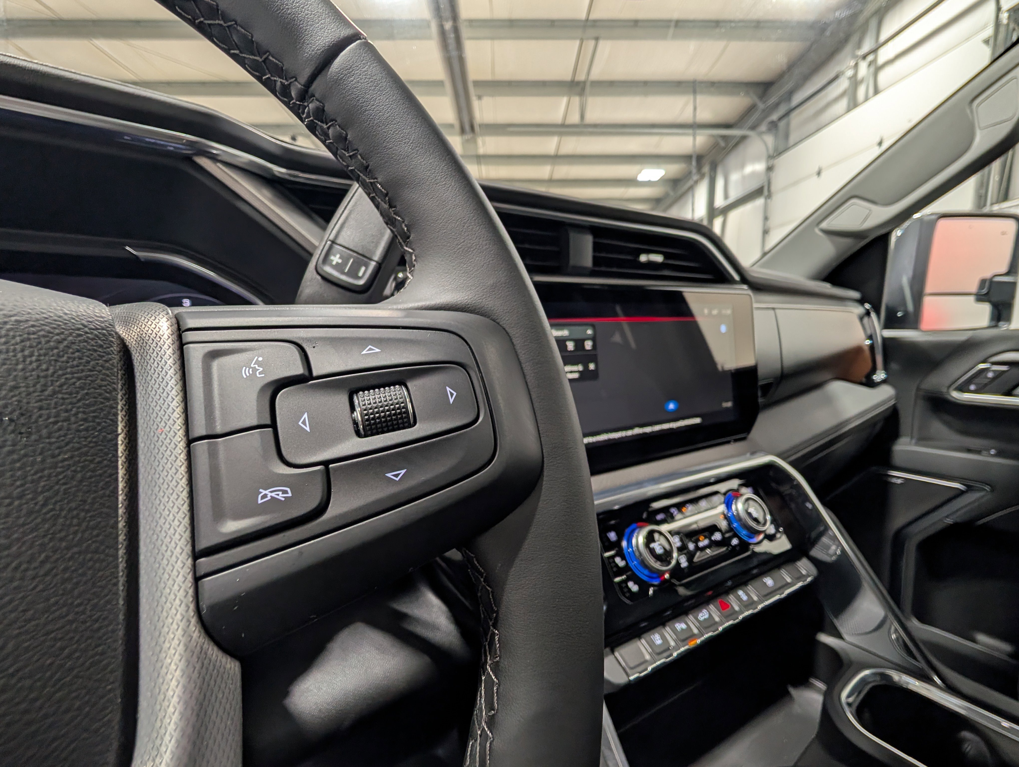 Used 2026 GMC Sierra 3500 Denali w/ Denali Reserve Package image 27