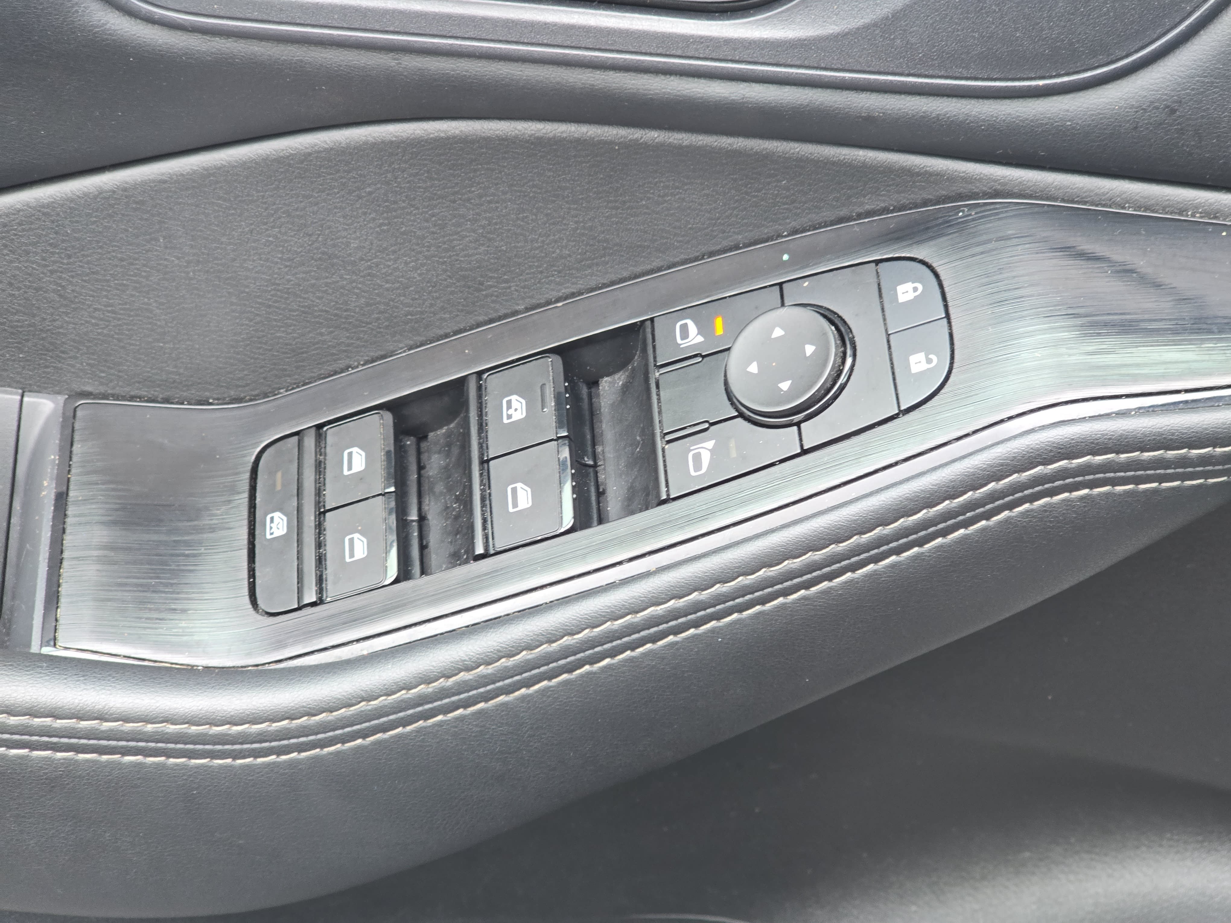 Used 2024 Nissan Rogue SV AWD/4WD image 28