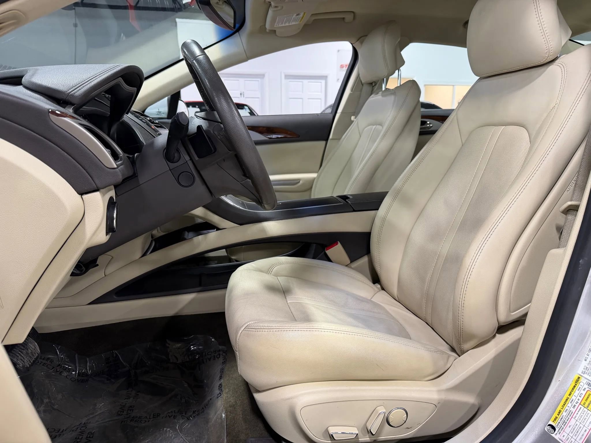 Used 2013 Lincoln MKZ image 7