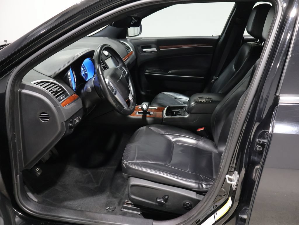 Used 2013 Chrysler 300 RWD image 11