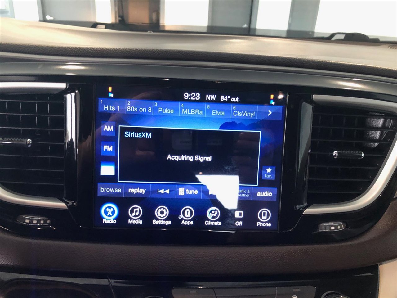 Used 2017 Chrysler Pacifica Touring w/ Tire & Wheel Group image 19